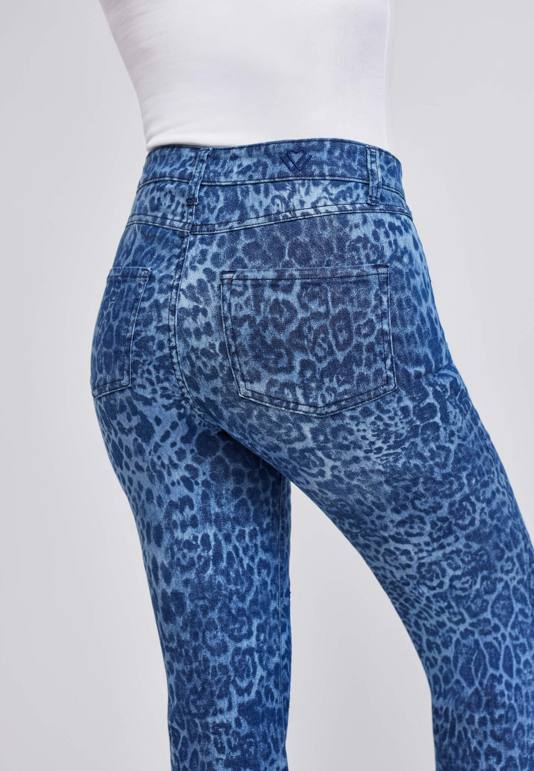 wonderjeans Relaxed Straight Ankle Blue Denim Leo Print